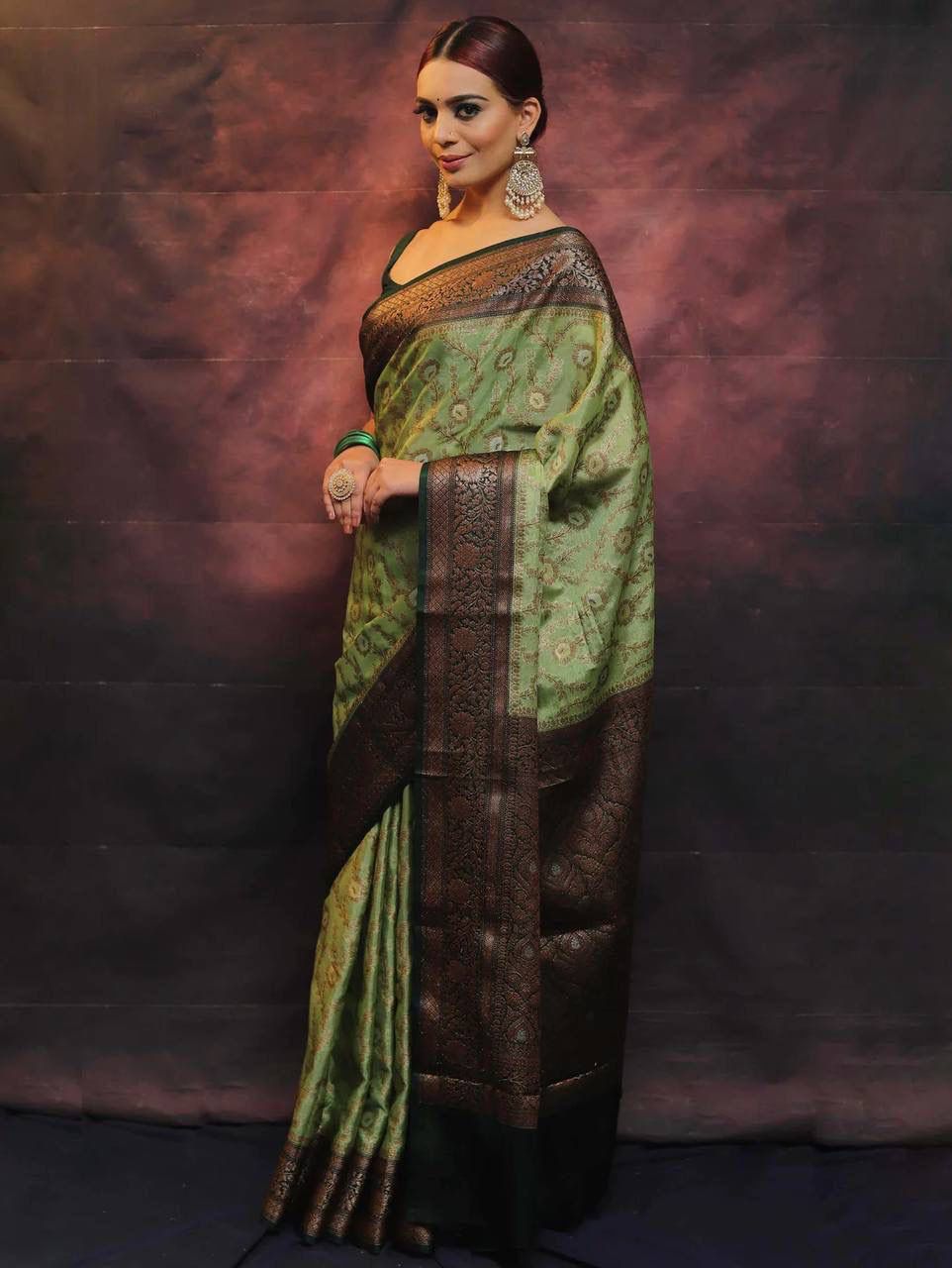 Magnetic Pista Soft Silk Saree With Petrichor Blouse Piece