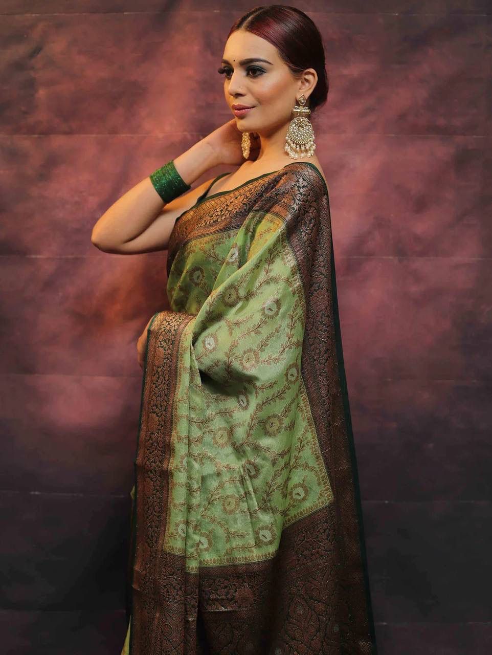 Magnetic Pista Soft Silk Saree With Petrichor Blouse Piece