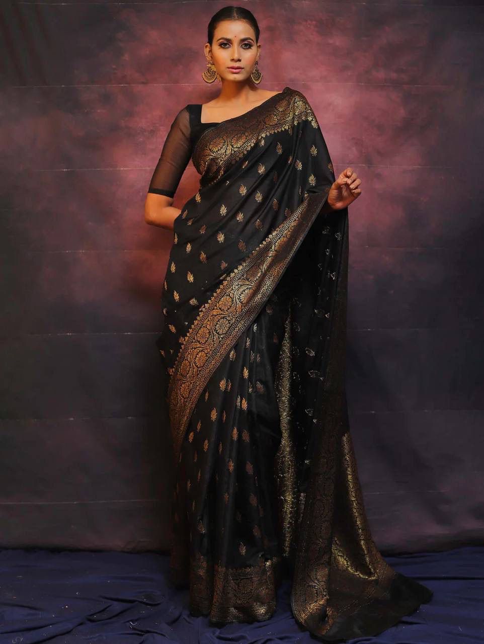 Devastating Black Soft Silk Saree With Panoply Blouse Piece