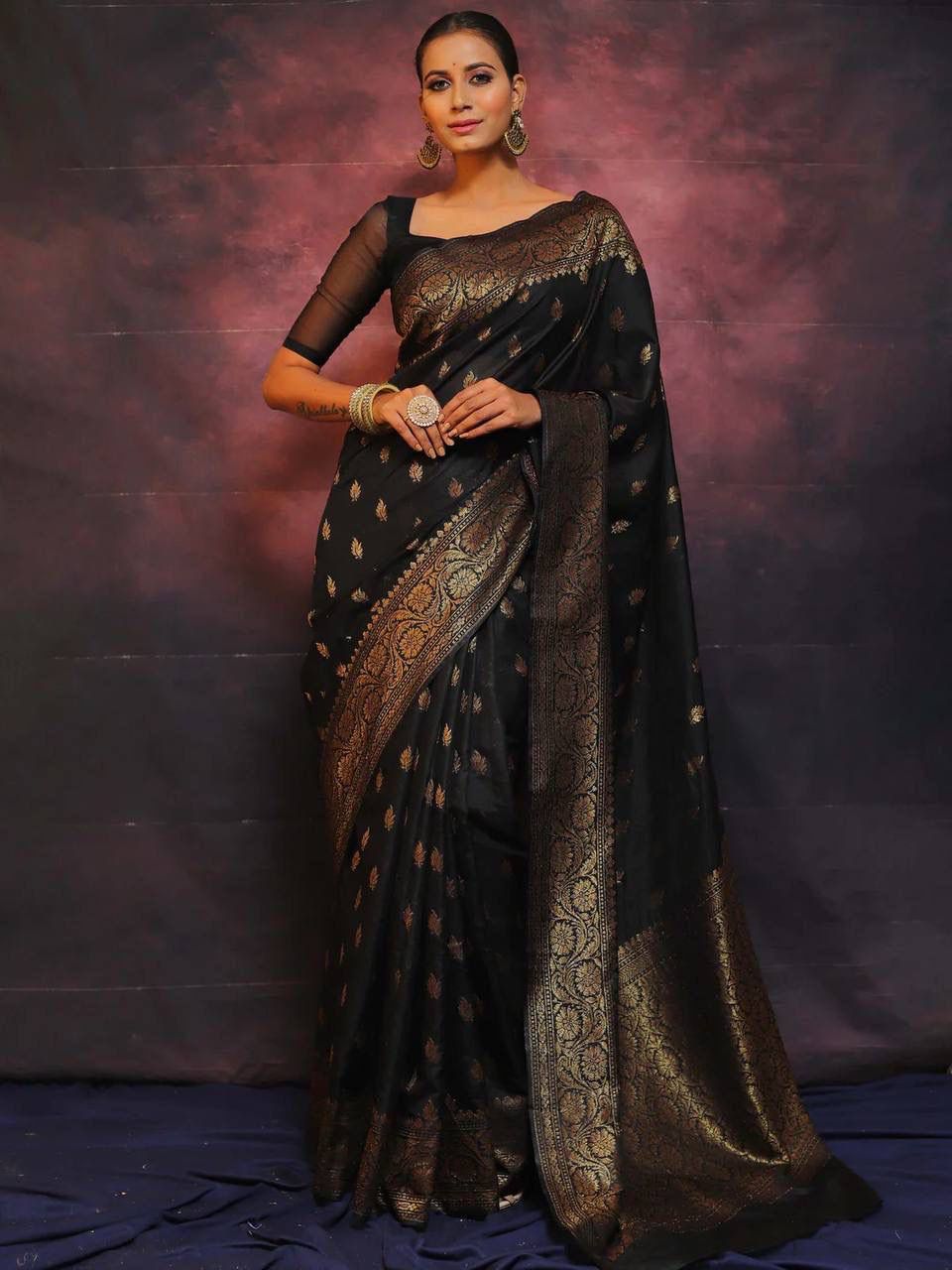 Devastating Black Soft Silk Saree With Panoply Blouse Piece