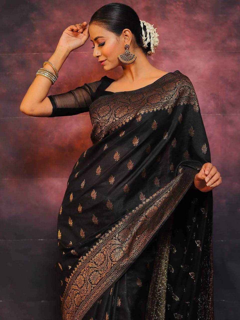 Devastating Black Soft Silk Saree With Panoply Blouse Piece