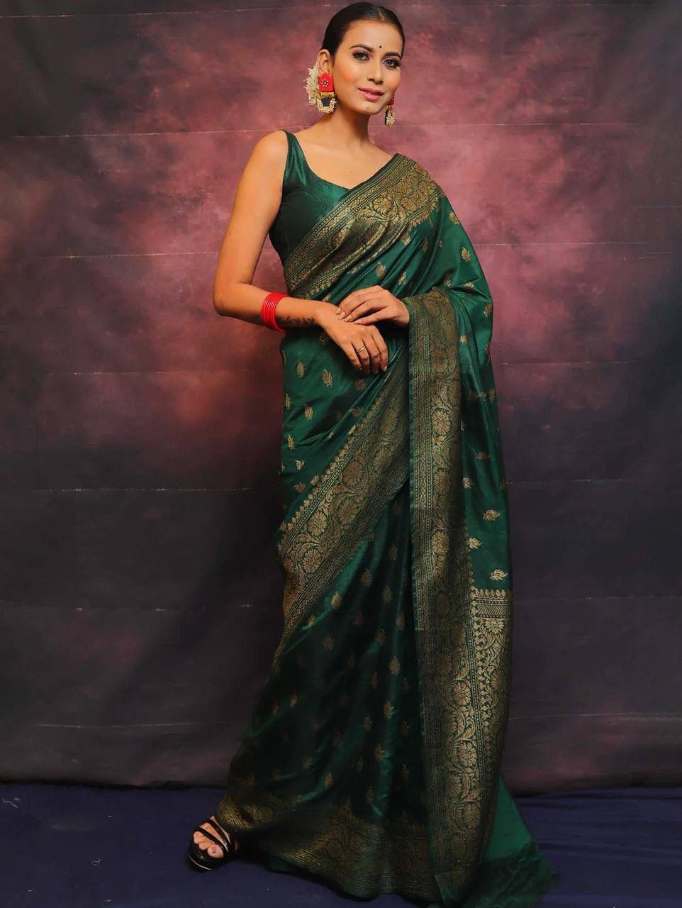 Gossamer Dark Green Soft Silk Saree With Woebegone Blouse Piece