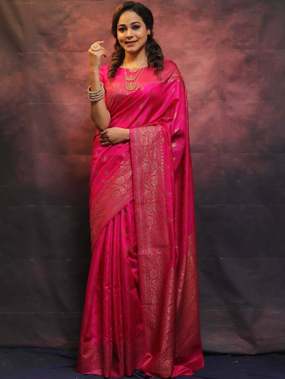 Fugacious Dark Pink Soft Silk Saree With Vestigial Blouse Piece