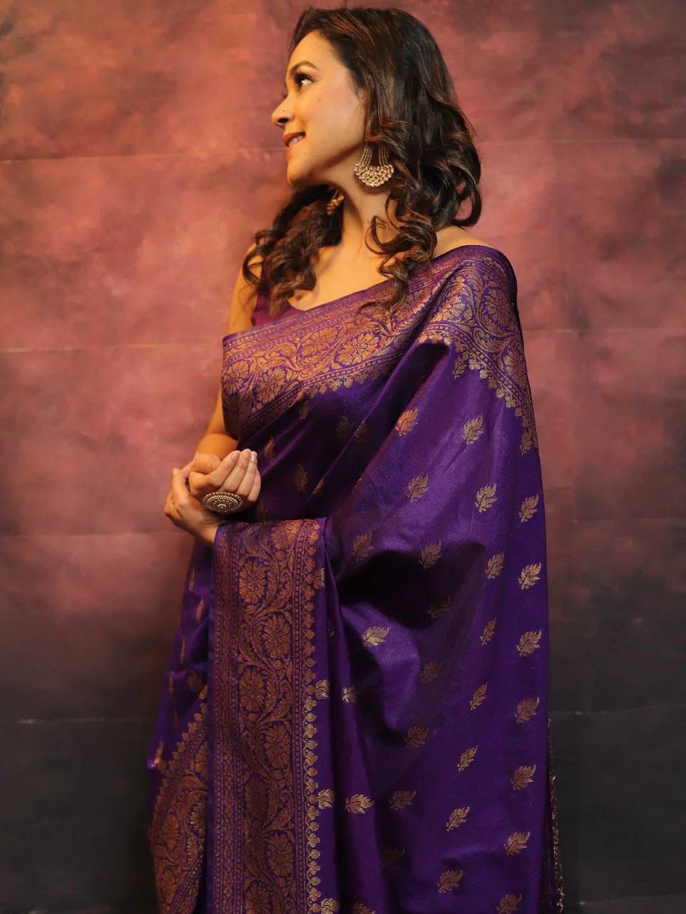 Delectable Purple Soft Silk Saree With Palimpsest Blouse Piece