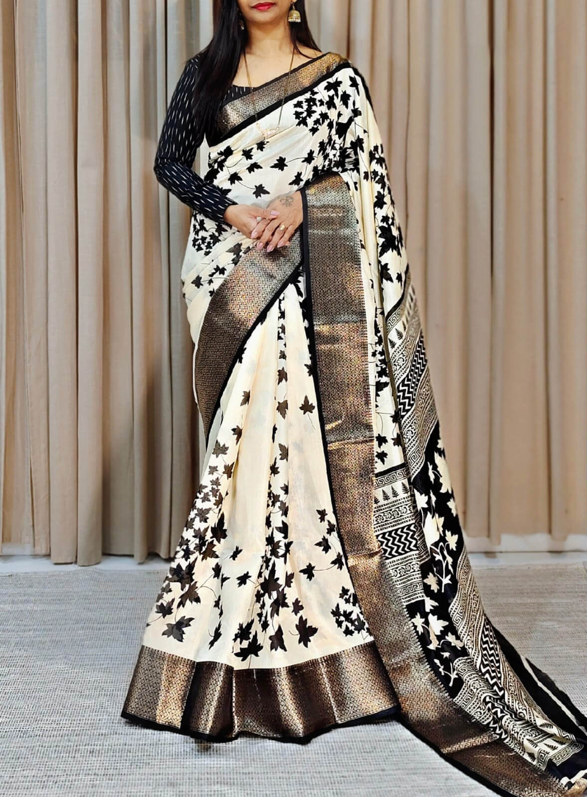 Attractive Off White Digital Printed Soft Silk Saree With Redolent Blouse Piece