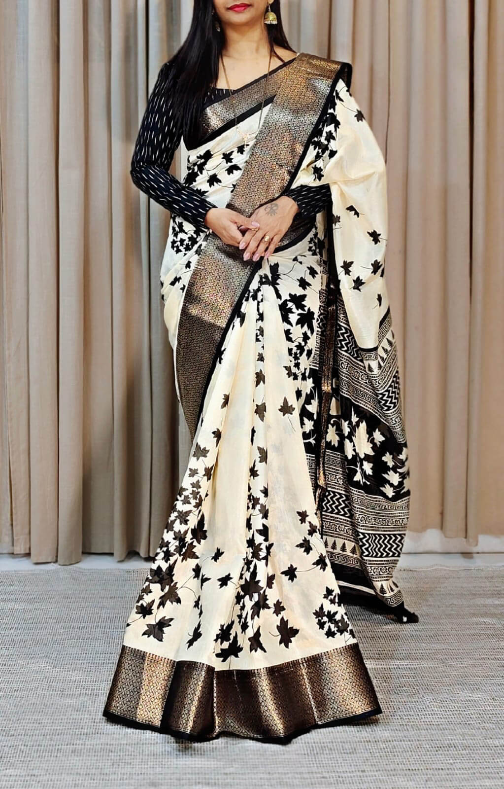 Attractive Off White Digital Printed Soft Silk Saree With Redolent Blouse Piece