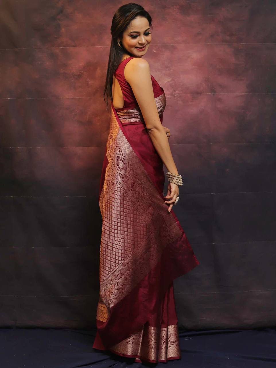 Susurrous Maroon Soft Silk Saree With Moiety Blouse Piece