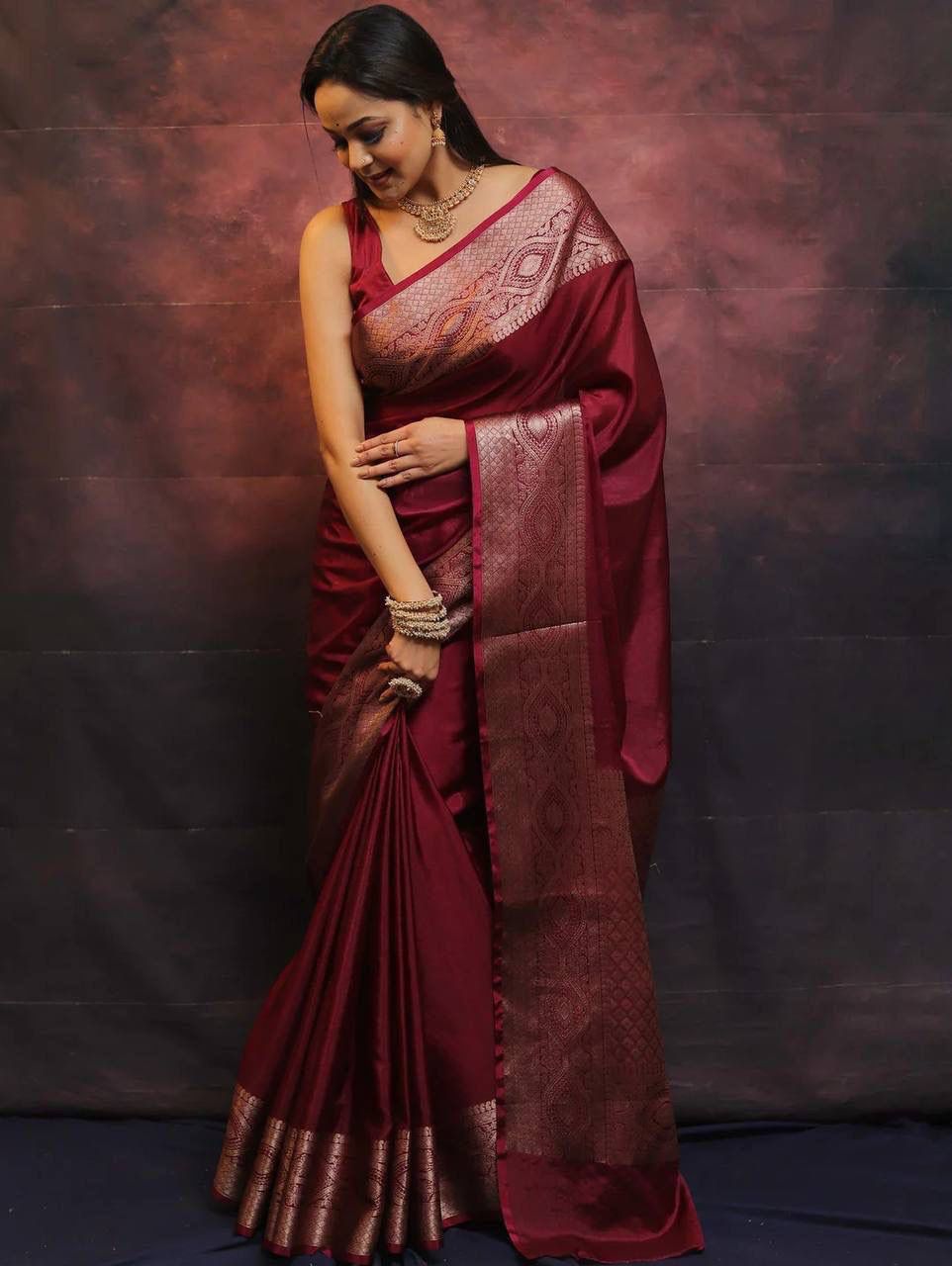 Susurrous Maroon Soft Silk Saree With Moiety Blouse Piece