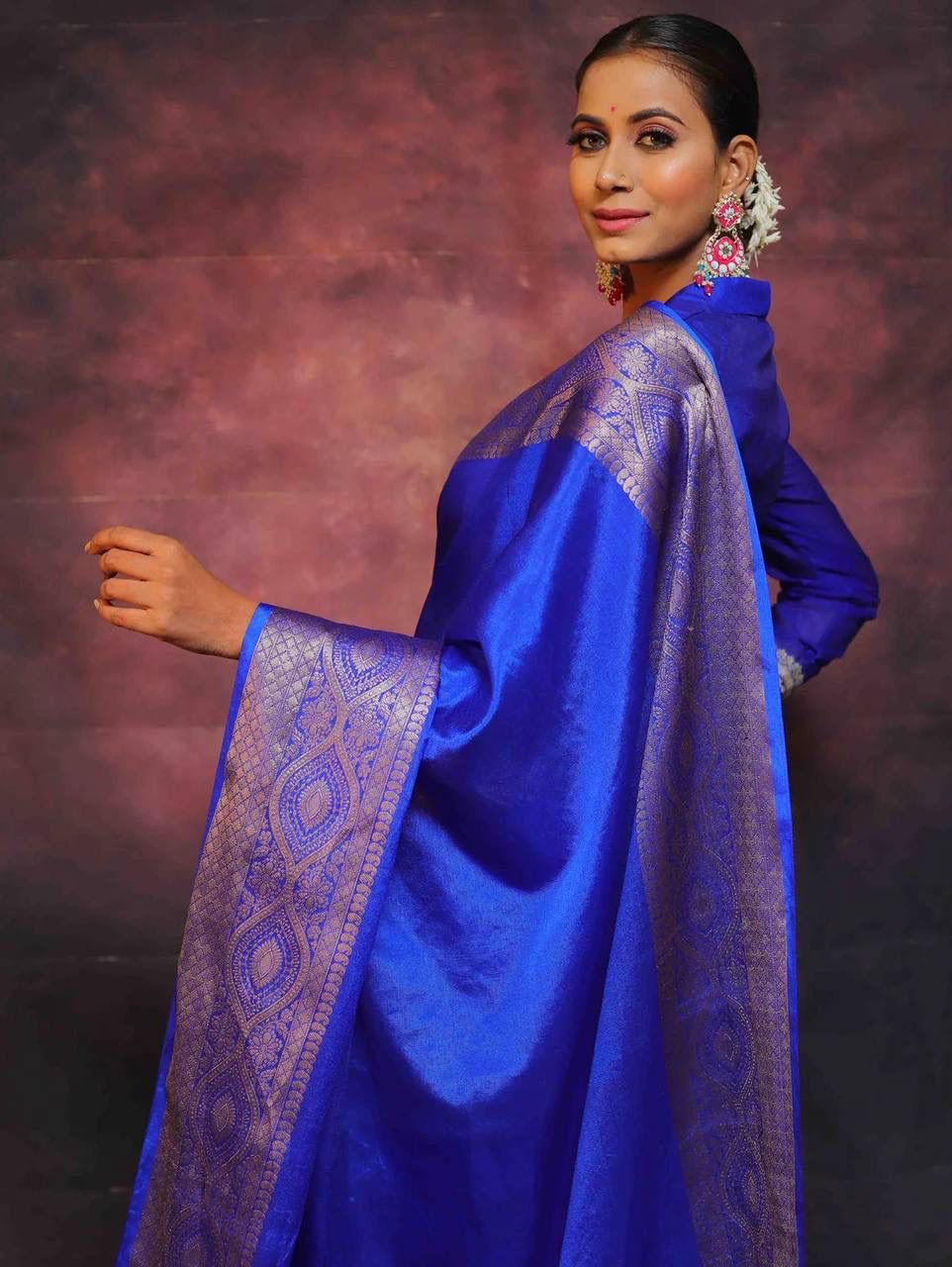 Evanescent Royal Blue Soft Silk Saree With Sumptuous Blouse Piece