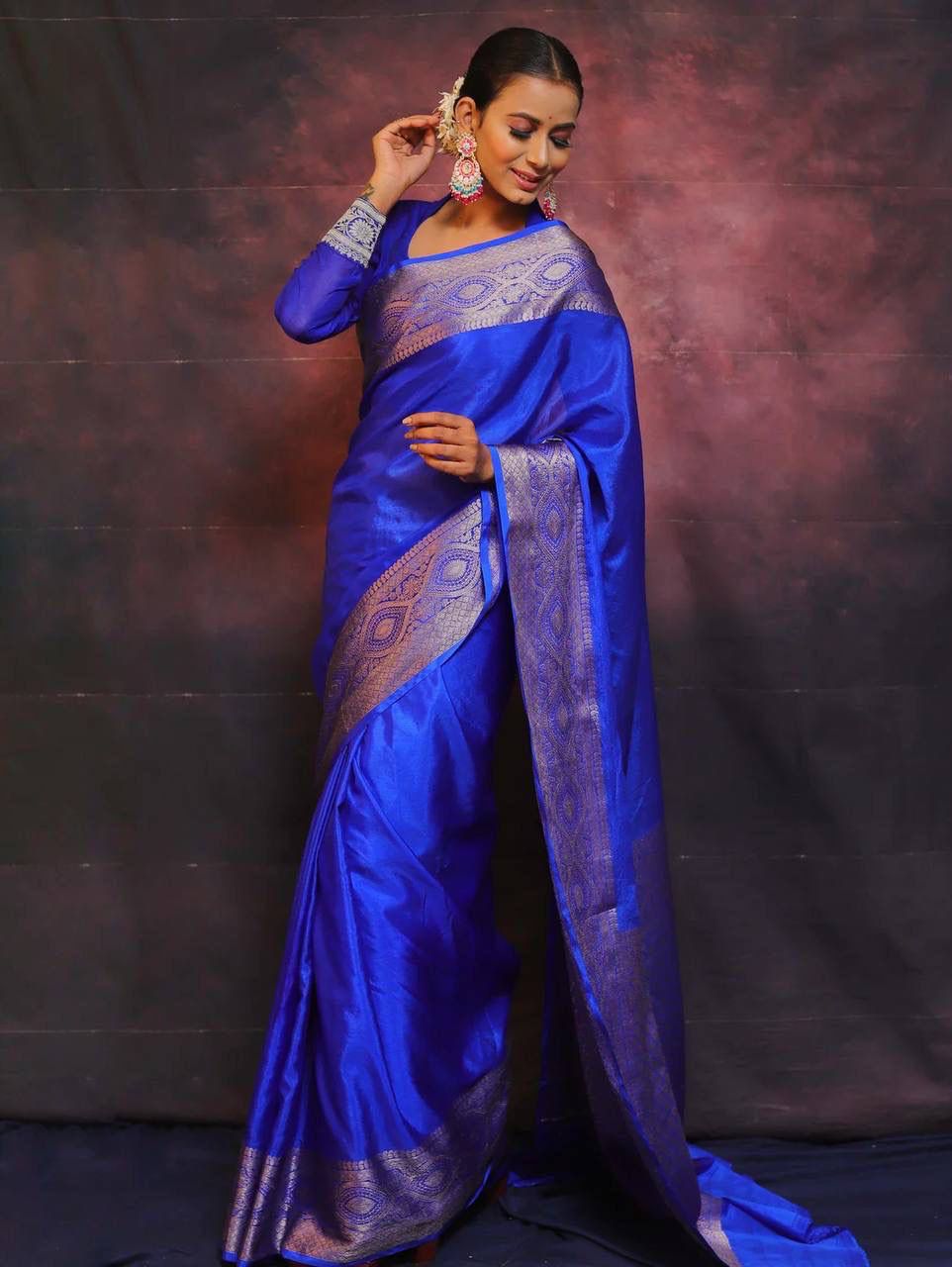 Evanescent Royal Blue Soft Silk Saree With Sumptuous Blouse Piece