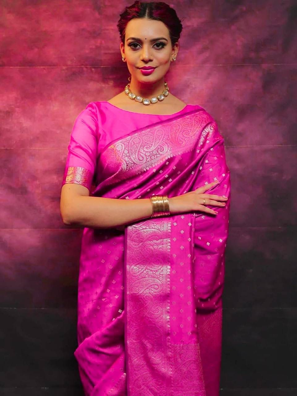 Embrocation Dark Pink Soft Silk Saree With Sempiternal Blouse Piece