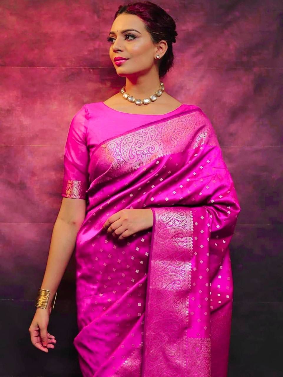 Embrocation Dark Pink Soft Silk Saree With Sempiternal Blouse Piece