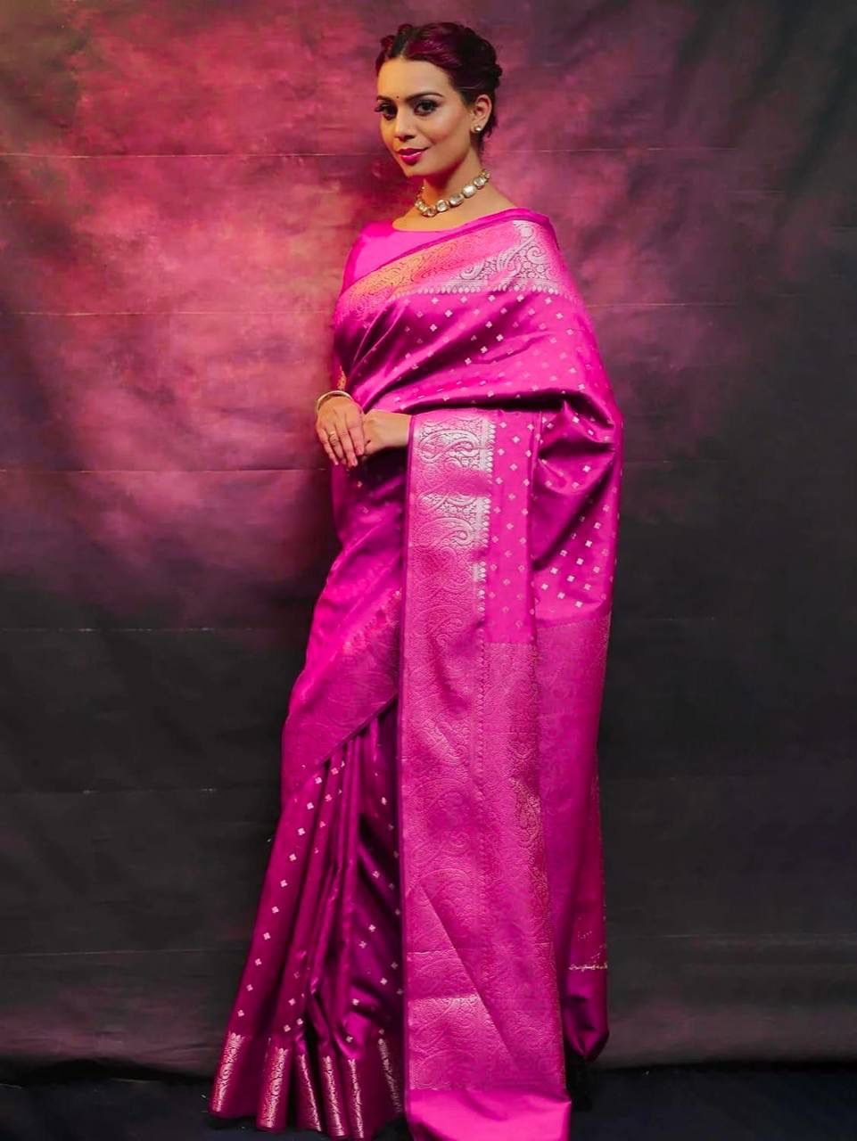 Embrocation Dark Pink Soft Silk Saree With Sempiternal Blouse Piece