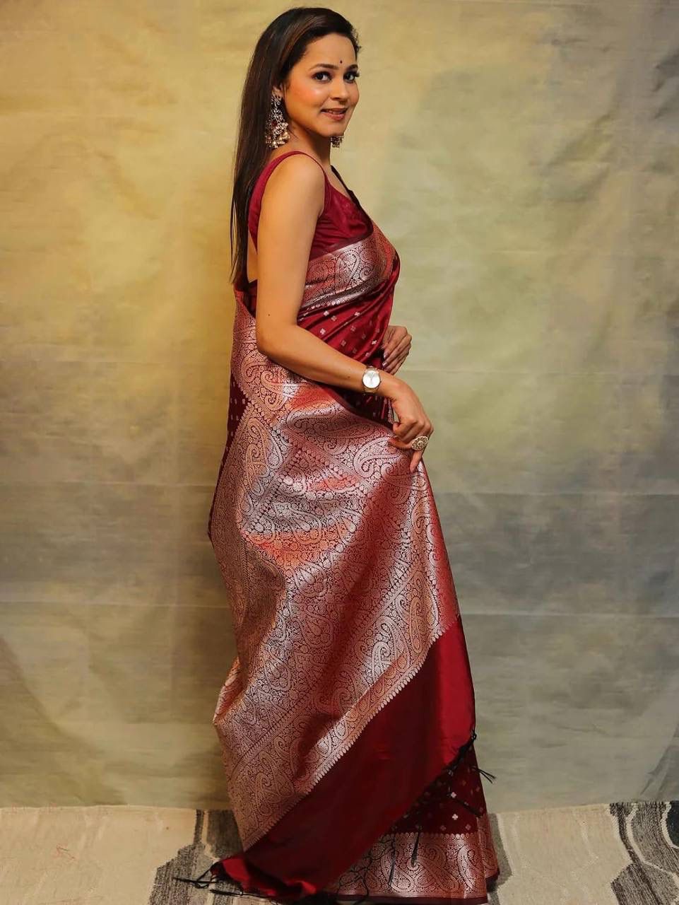 Sumptuous Maroon Soft Silk Saree With Lissome Blouse Piece