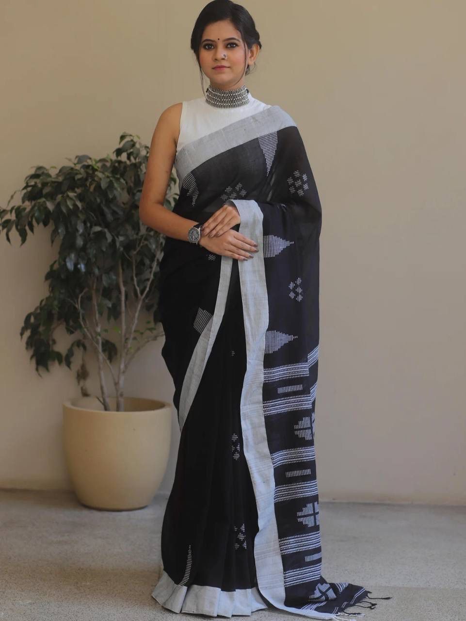 Redolent Black Cotton Silk Saree With Fugacious Blouse Piece