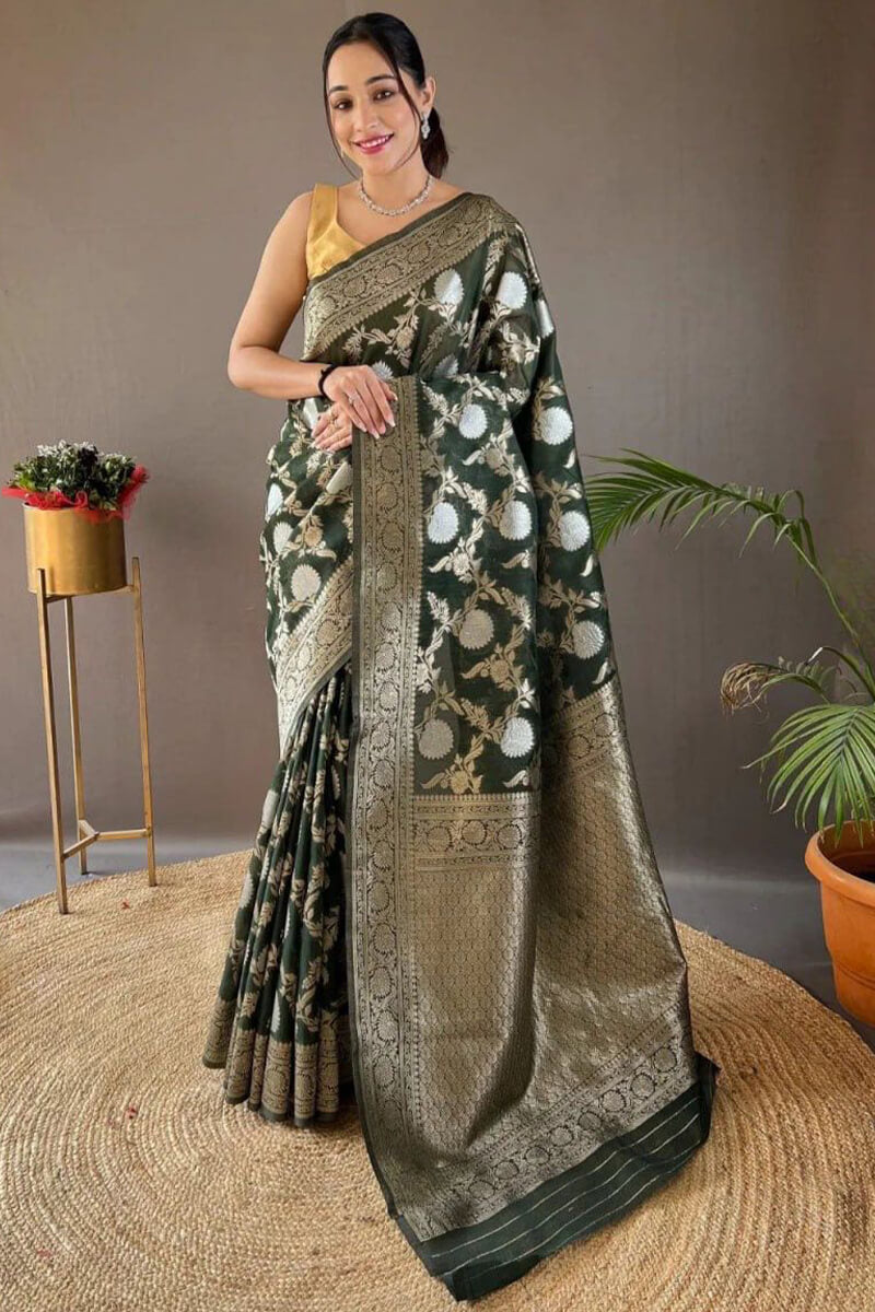 Grandiose Dark Green Cotton Silk Saree With Sophisticated Blouse Piece