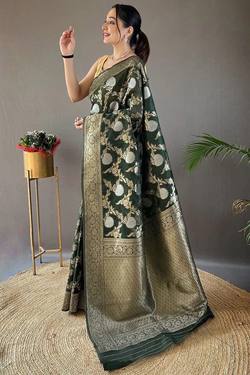 Grandiose Dark Green Cotton Silk Saree With Sophisticated Blouse Piece