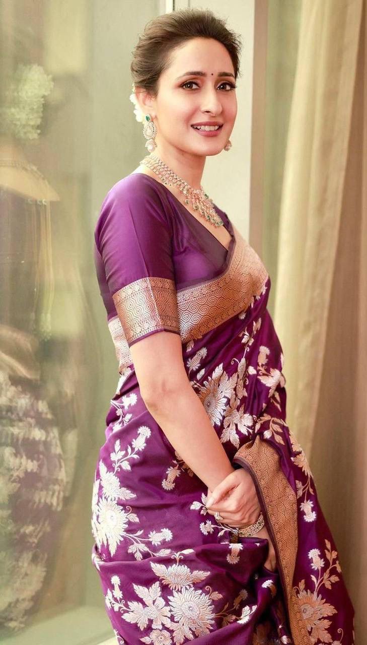 Desuetude Purple Soft Silk Saree With Desuetude Blouse Piece