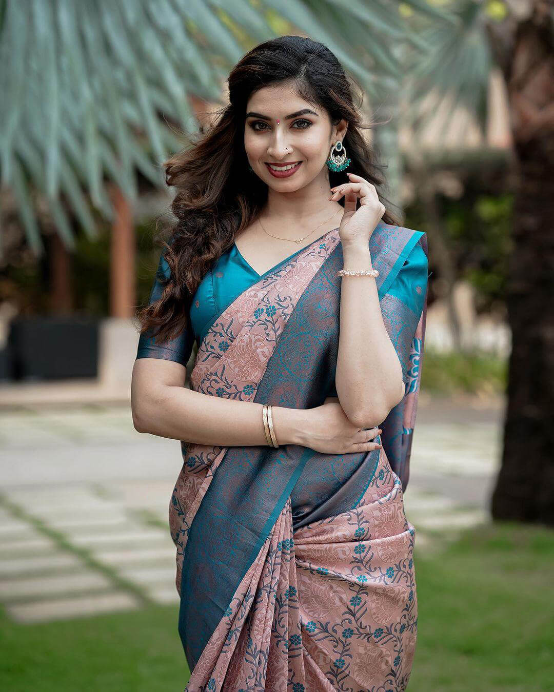 Demure Peach Soft Silk Saree With Embrocation Blouse Piece