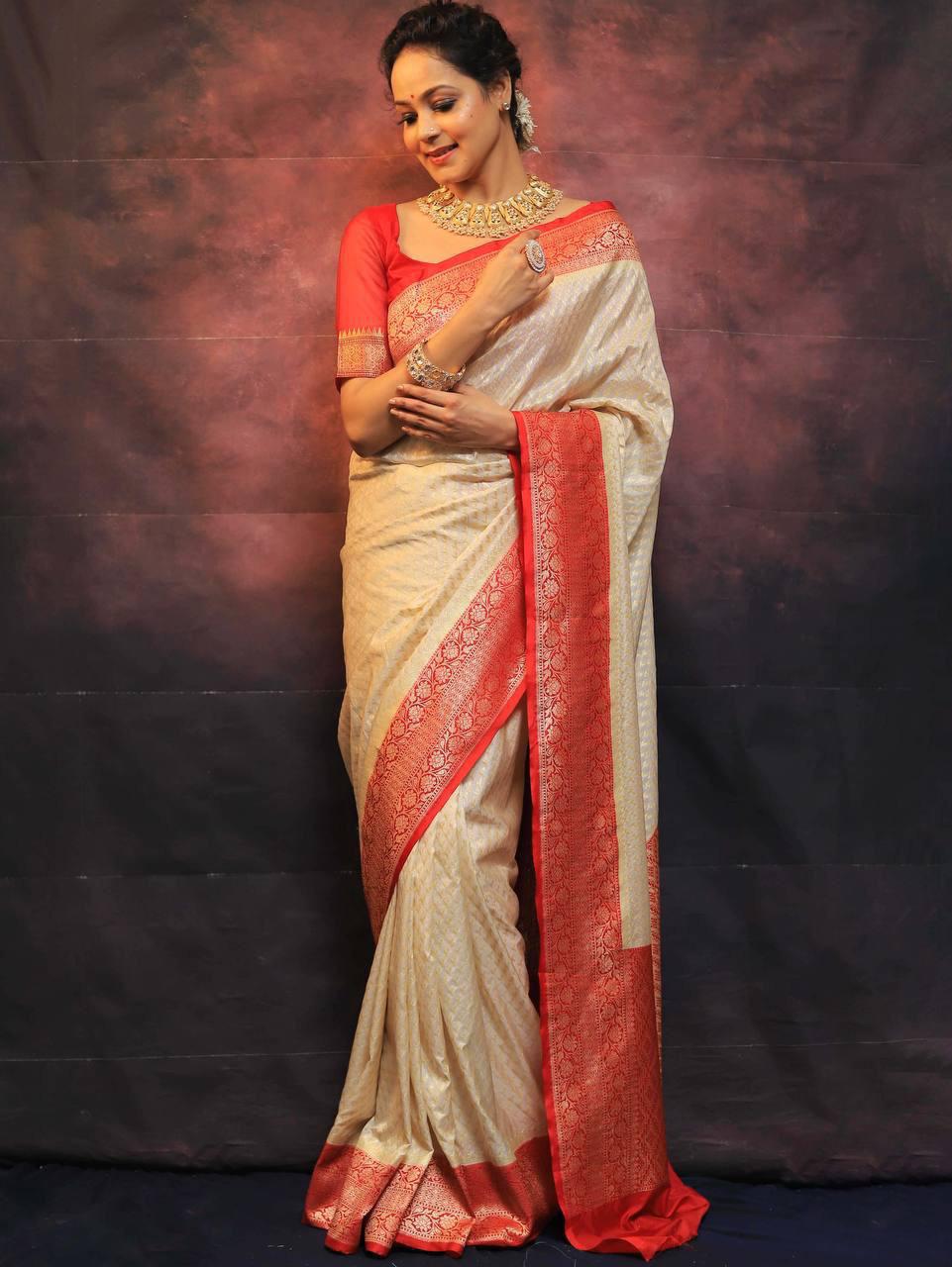 Brood Beige Soft Silk Saree With Embrocation Blouse Piece