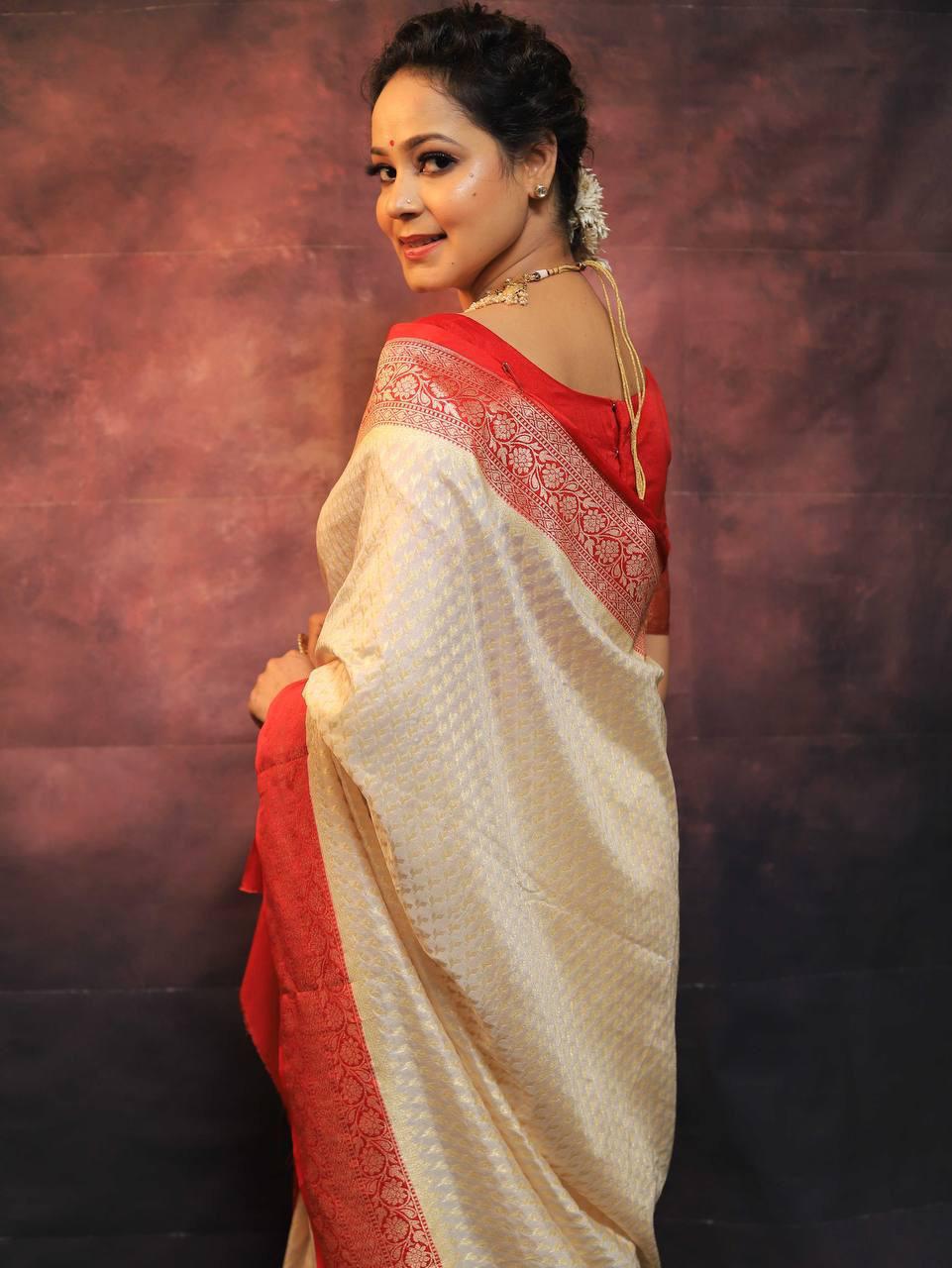 Brood Beige Soft Silk Saree With Embrocation Blouse Piece